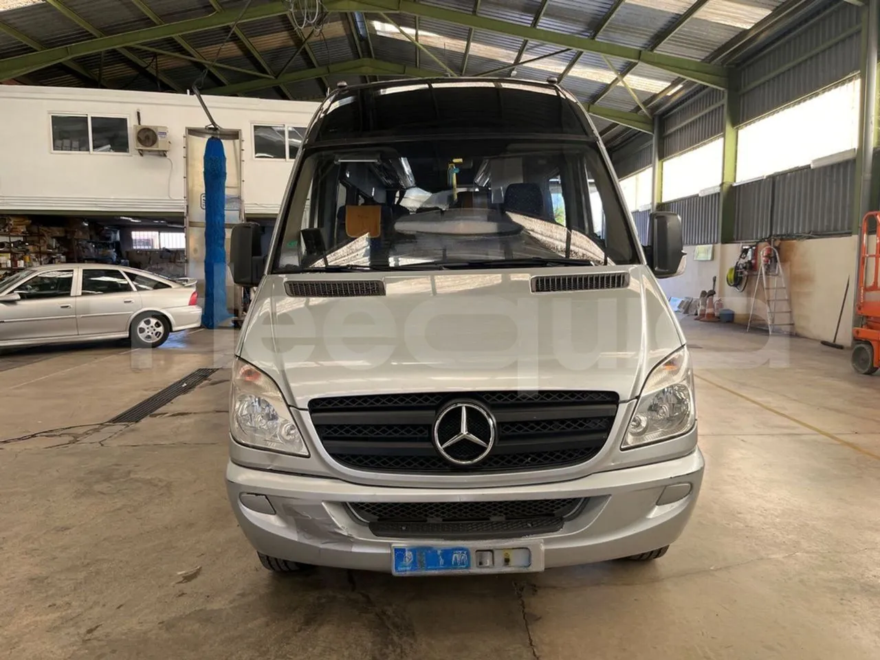 Mercedes-Benz Sprinter 518 CDI - EUR4/135Kw/7.34 Mt - front photo