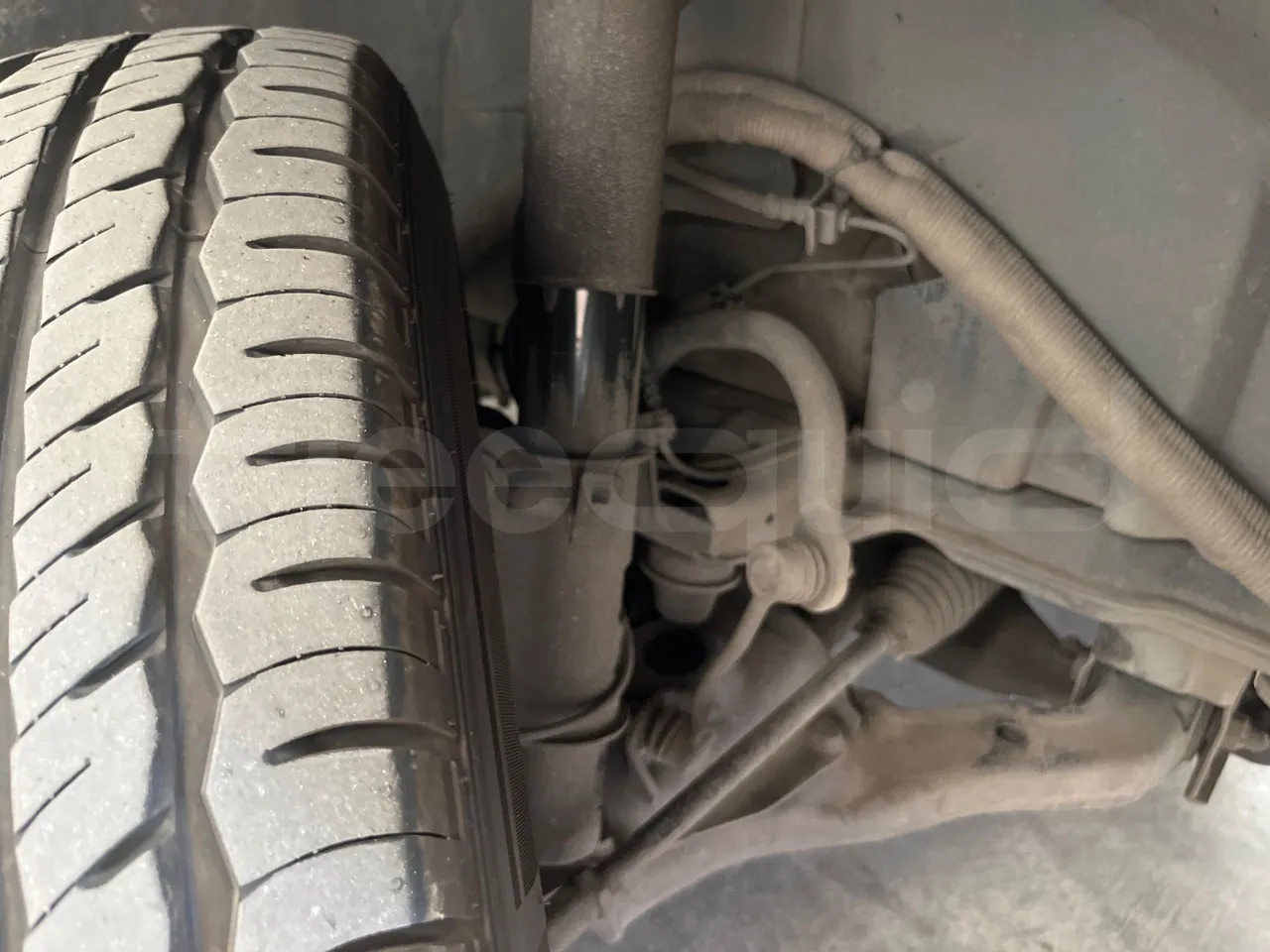 Mercedes-Benz Sprinter 518 CDI - EUR4/135Kw/7.34 Mt - front shock absorbers right