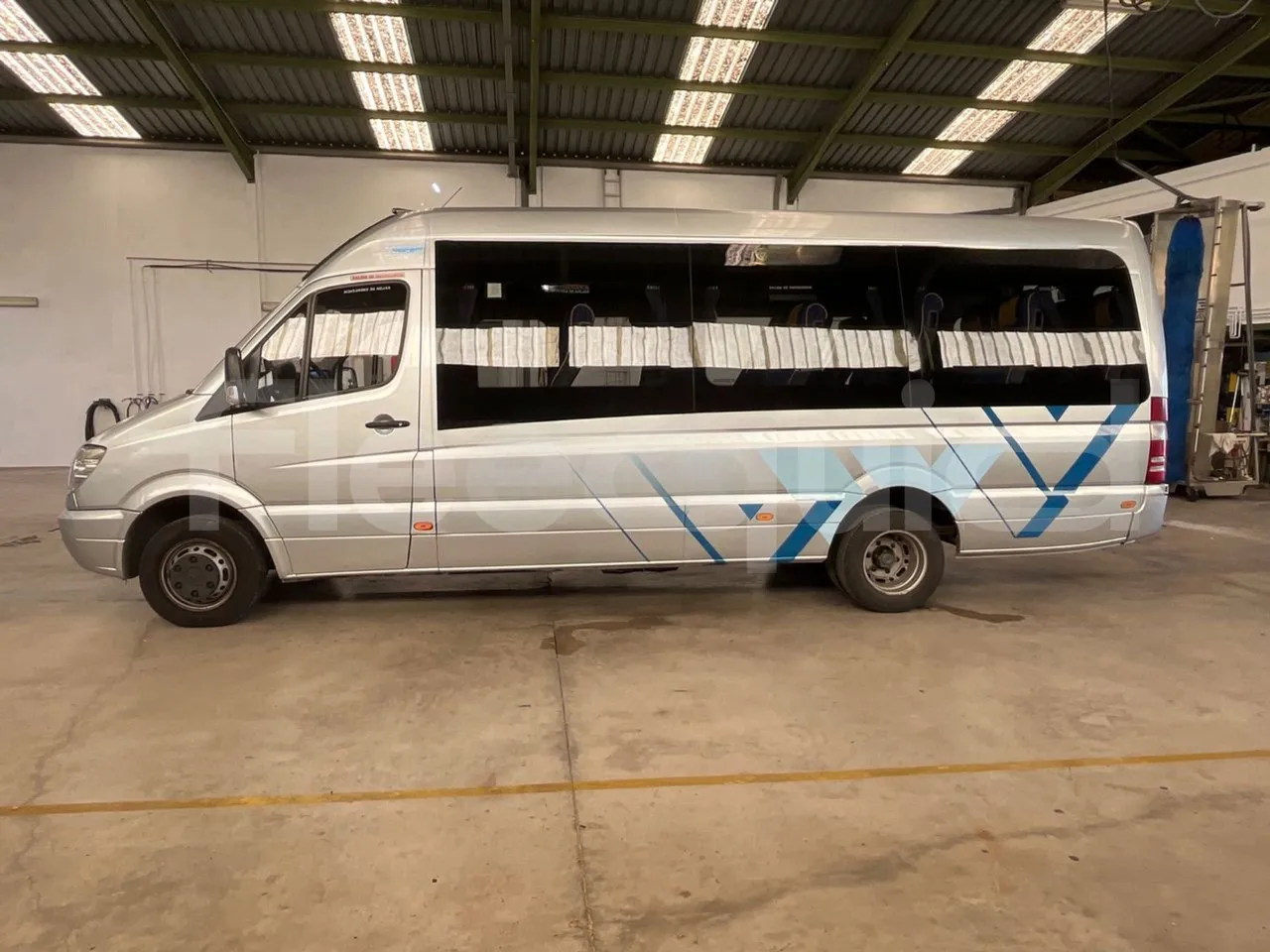 Mercedes-Benz Sprinter 518 CDI - EUR4/135Kw/7.34 Mt - left side photo