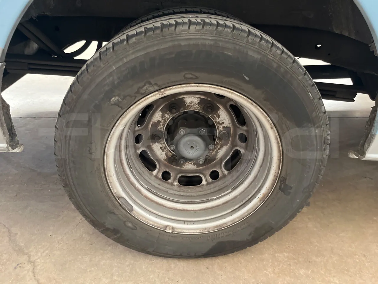 Mercedes-Benz Sprinter 518 CDI - EUR4/135Kw/7.34 Mt - rear left tire photo