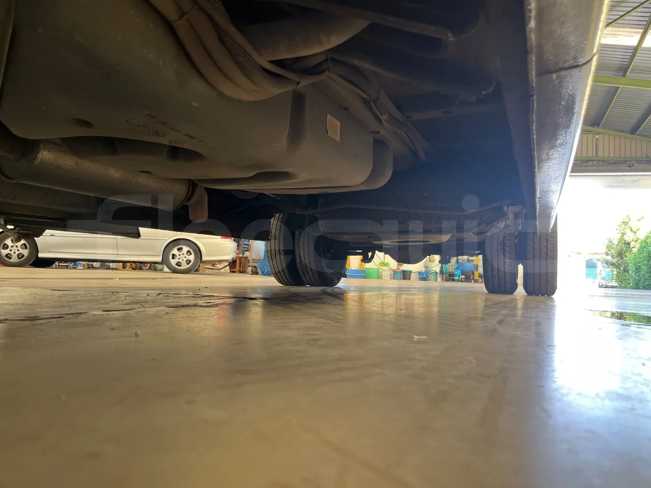 Mercedes-Benz Sprinter 518 CDI - EUR4/135Kw/7.34 Mt - central undercarriage photo
