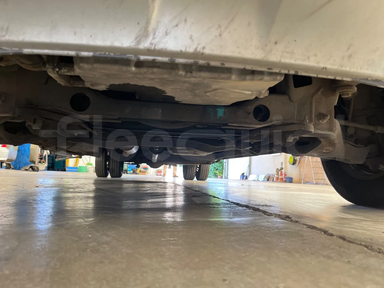 Mercedes-Benz Sprinter 518 CDI - EUR4/135Kw/7.34 Mt - front undercarriage from front