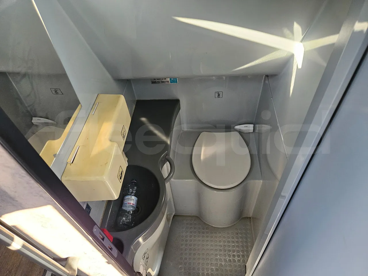 Setra S416 GT-HD/2 - EUR5 - 315kW - 13.020m - toilette accessories photo