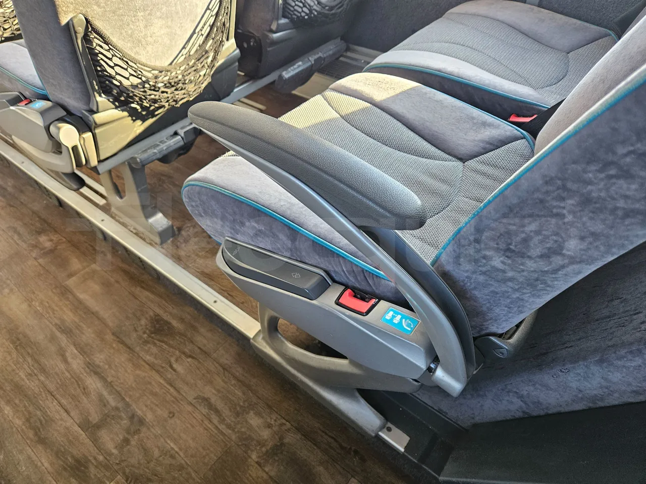 Setra S416 GT-HD/2 - EUR5 - 315kW - 13.020m - armrest detail photo