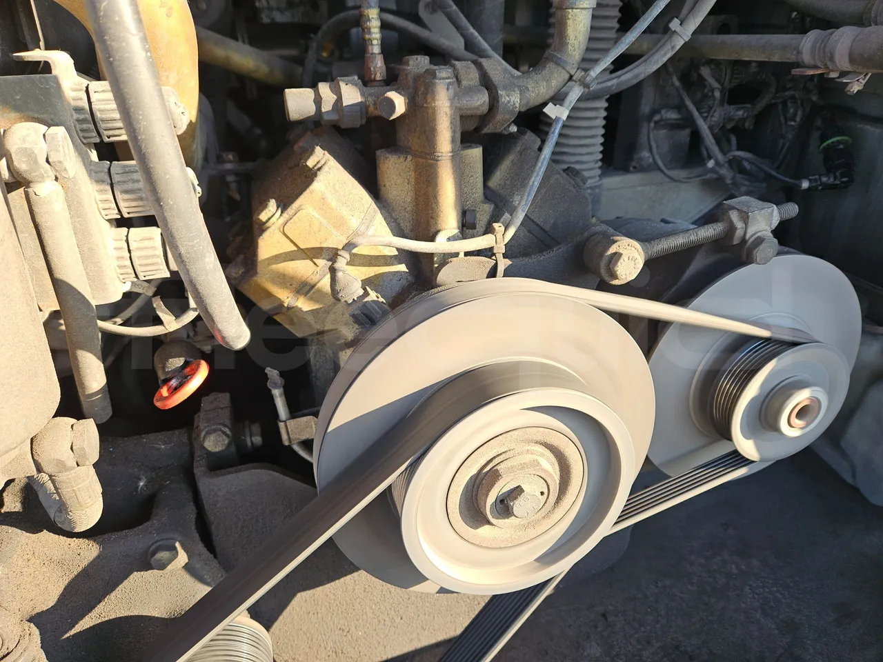 Setra S416 GT-HD/2 - EUR5 - 315kW - 13.020m - air conditioning compressor