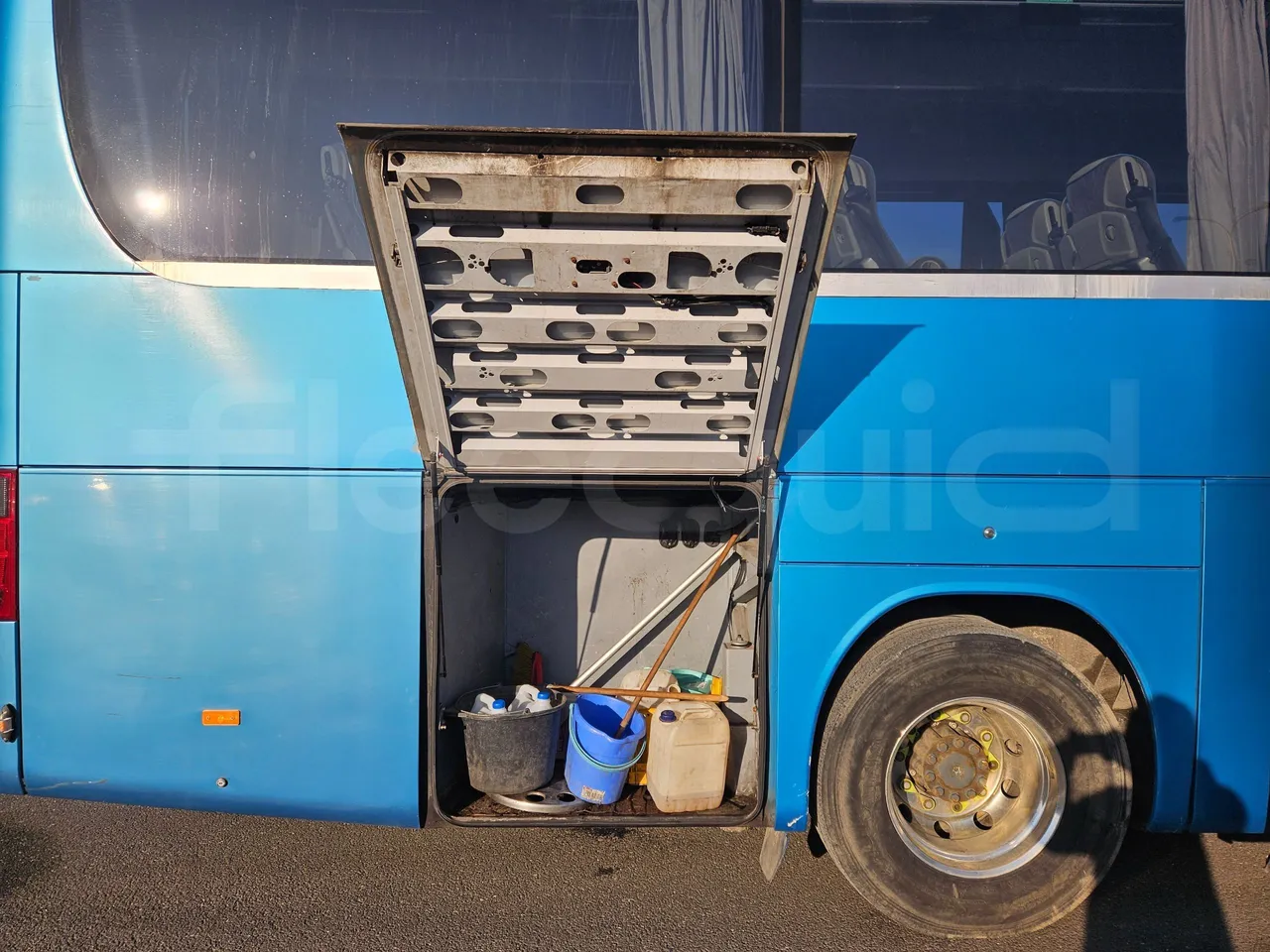Setra S416 GT-HD/2 - EUR5 - 315kW - 13.020m - external compartments photo