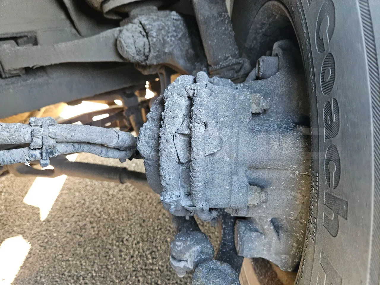 Setra S416 GT-HD/2 - EUR5 - 315kW - 13.020m - front brake calipers left