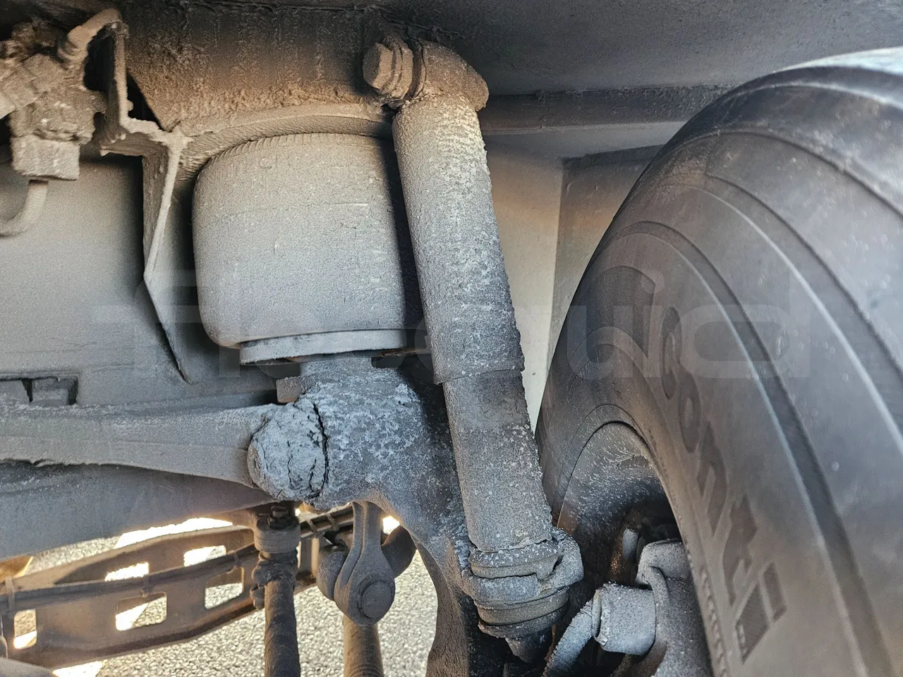 Setra S416 GT-HD/2 - EUR5 - 315kW - 13.020m - front shock absorbers left