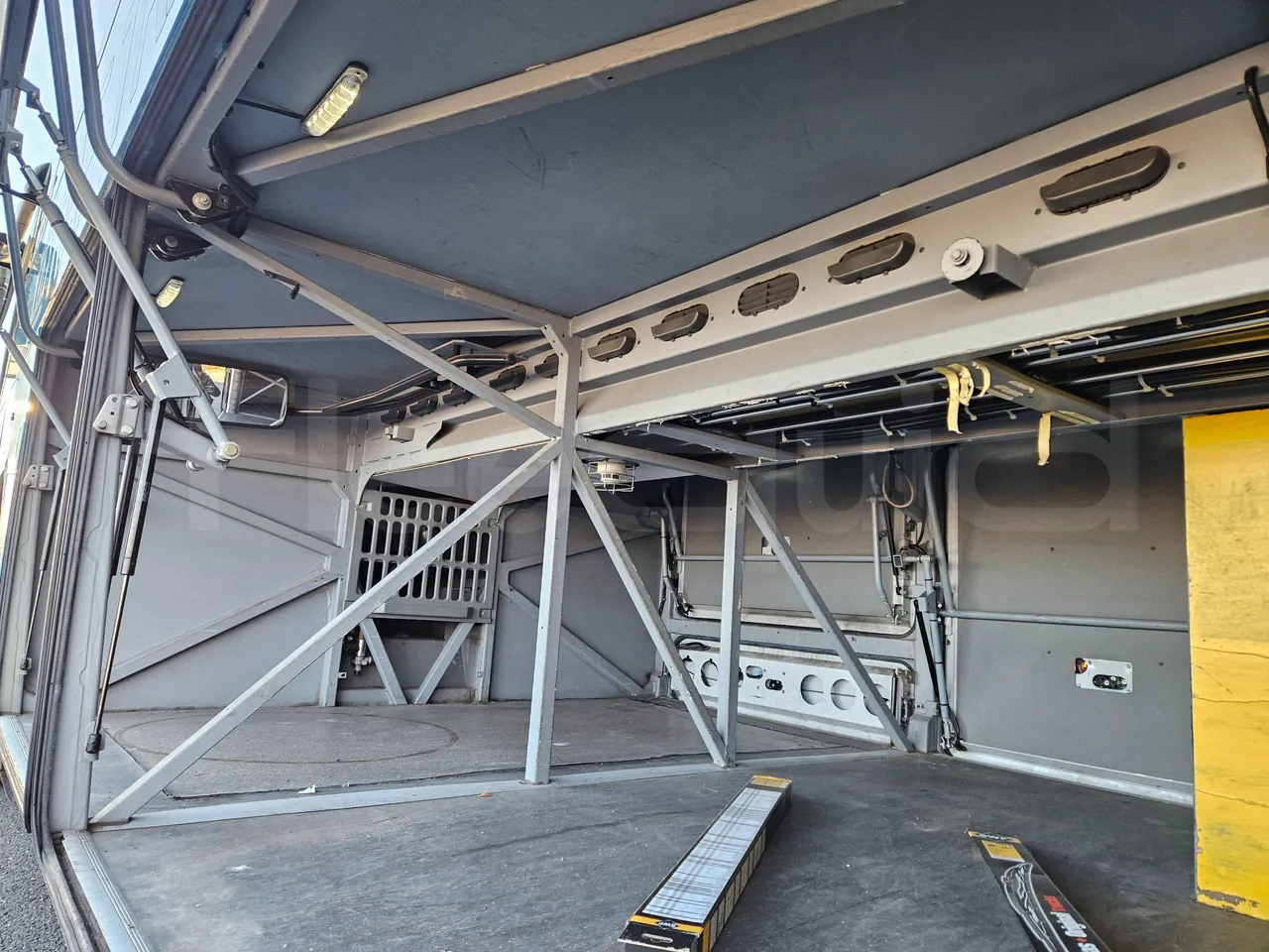 Setra S416 GT-HD/2 - EUR5 - 315kW - 13.020m - internal frame rust check