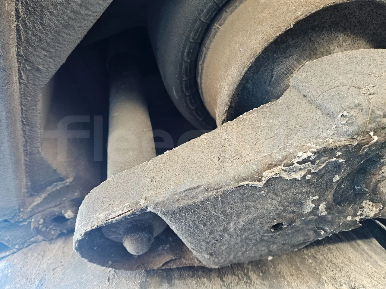 Setra S416 GT-HD/2 - EUR5 - 315kW - 13.020m - axle 2 shock absorbers 2 left