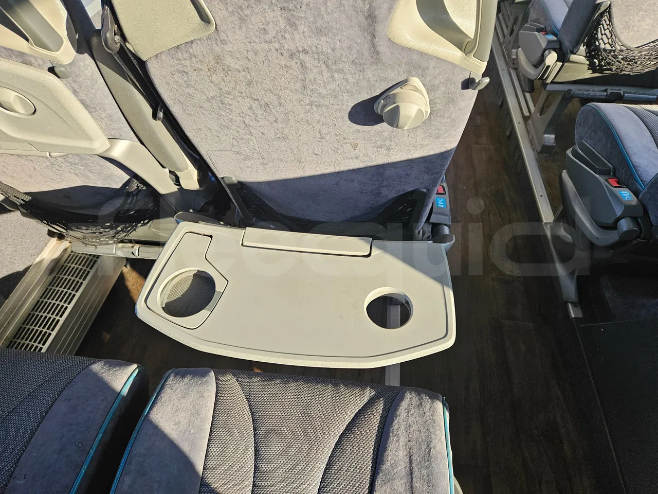 Setra S416 GT-HD/2 - EUR5 - 315kW - 13.020m - table detail photo