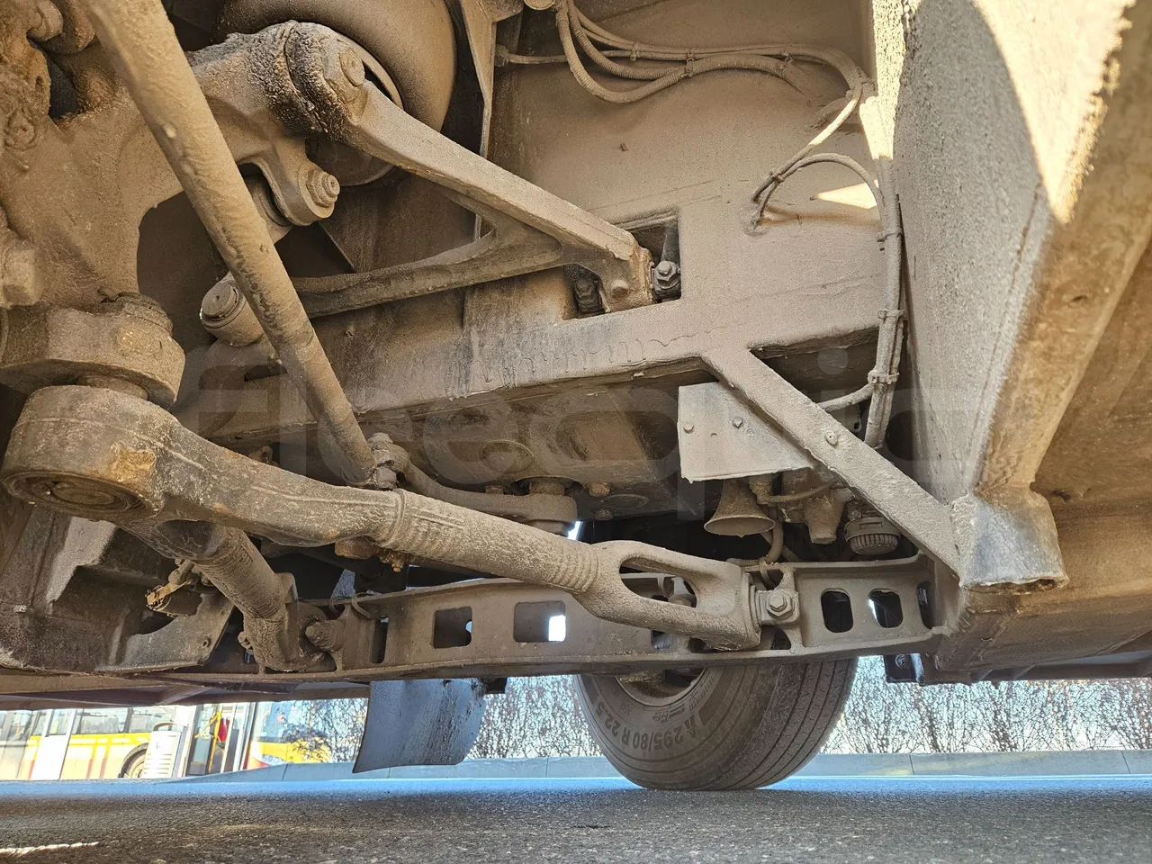 Setra S416 GT-HD/2 - EUR5 - 315kW - 13.020m - front axle right side