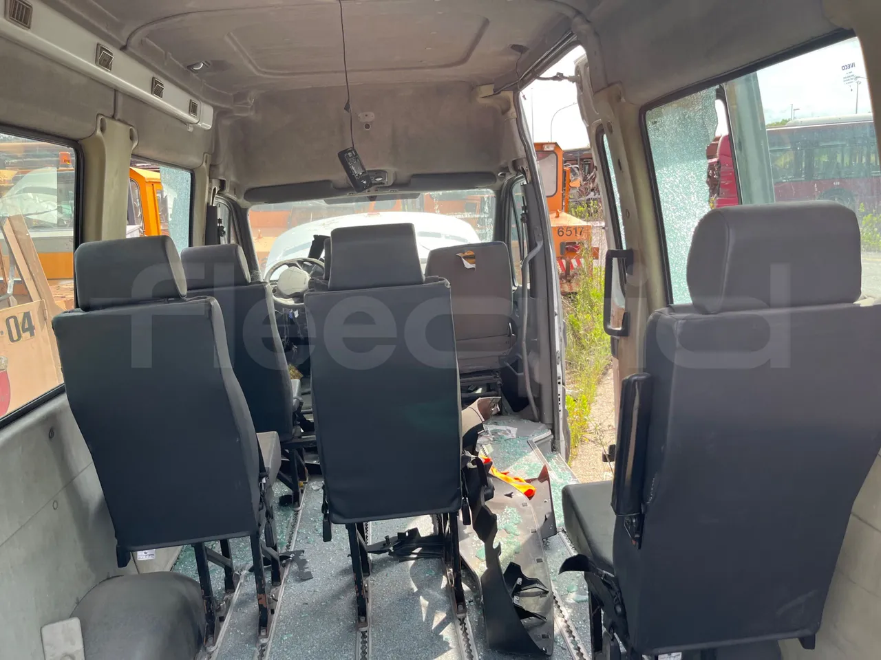 Iveco Daily ES11M5A2M8-EUR3-85,30Kw-5,4m - forward view all seats last row height
