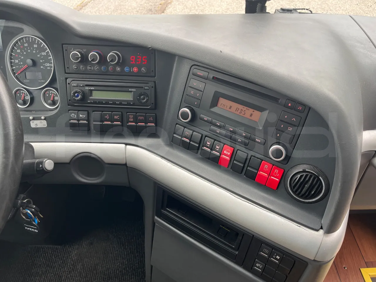 Man Lion's Coach R07/ Euro 6 - 294 Kw - 12 Mt - radio accessories photo