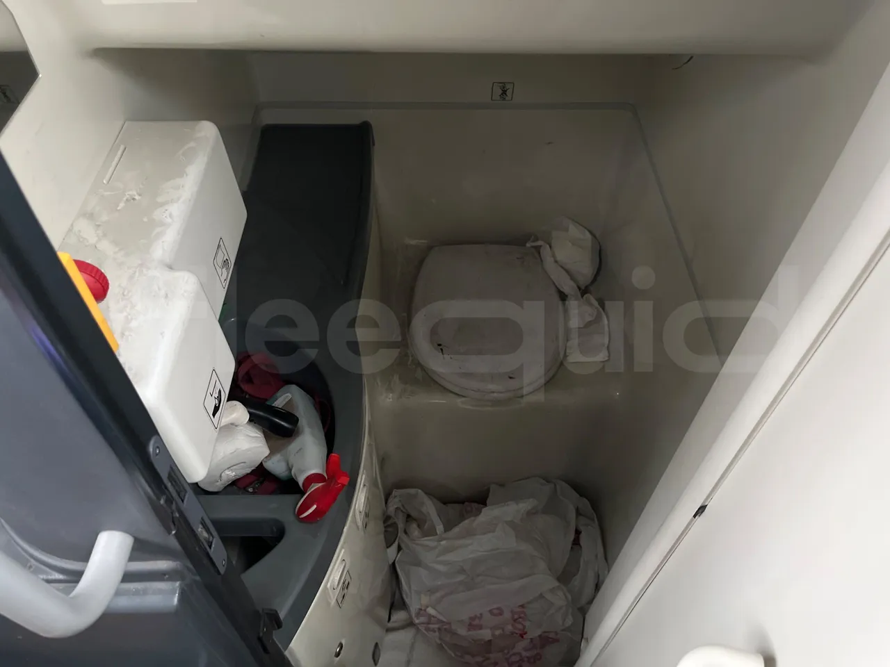 Man Lion's Coach R07/ Euro 6 - 294 Kw - 12 Mt - toilette accessories photo