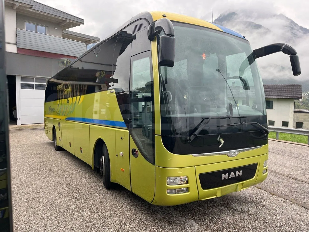 Man Lion's Coach R07/ Euro 6 - 294 Kw - 12 Mt - Base cover photo