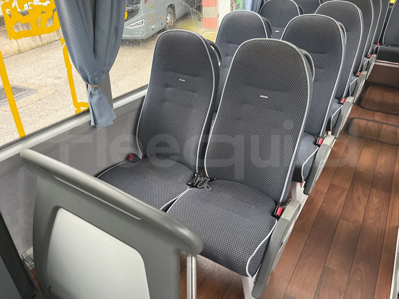 Man Lion's Coach R07/ Euro 6 - 294 Kw - 12 Mt - single seat detail