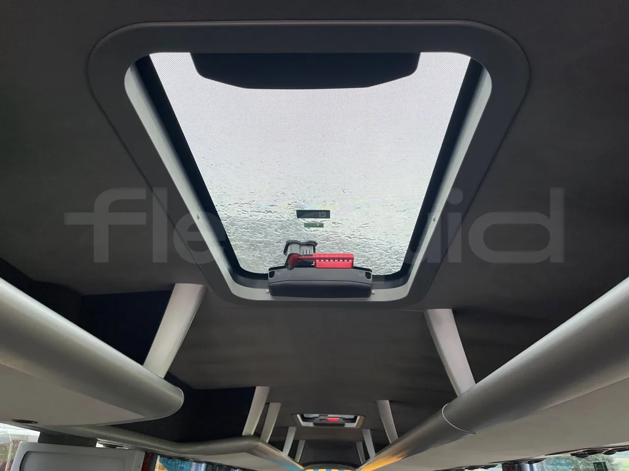 Man Lion's Coach R07/ Euro 6 - 294 Kw - 12 Mt - roof hatch 1