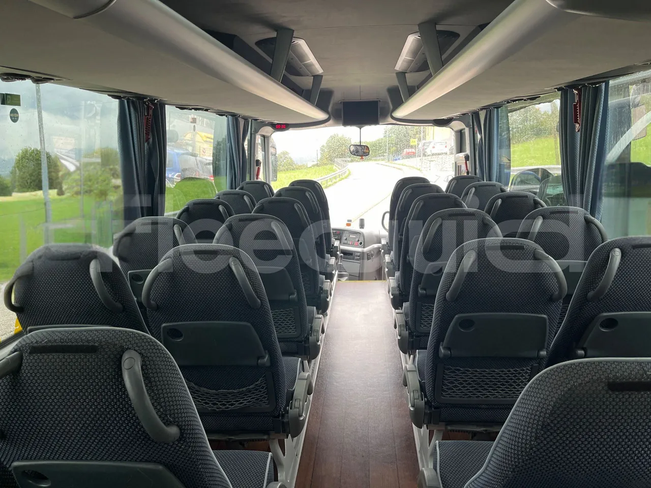 Man Lion's Coach R07/ Euro 6 - 294 Kw - 12 Mt - forward view all seats last row height