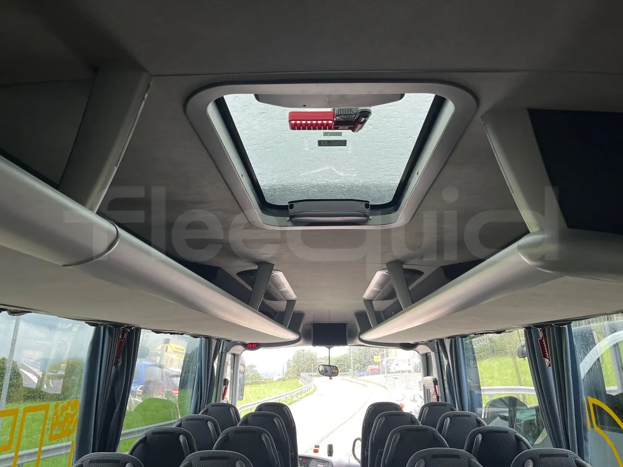 Man Lion's Coach R07/ Euro 6 - 294 Kw - 12 Mt - overhead compartments photo