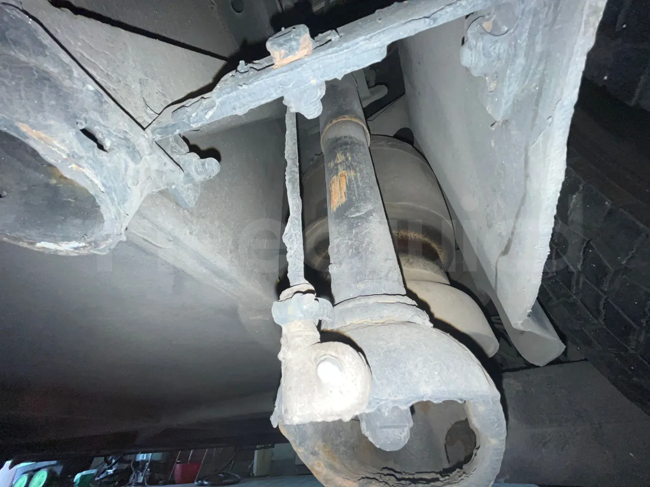 Man Lion's Coach R07/ Euro 6 - 294 Kw - 12 Mt - axel 3 shock absorbers 1 right