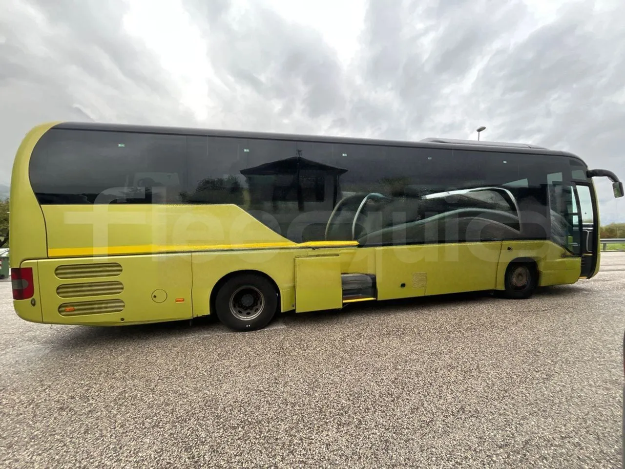 Man Lion's Coach R07/ Euro 6 - 294 Kw - 12 Mt - right side doors open