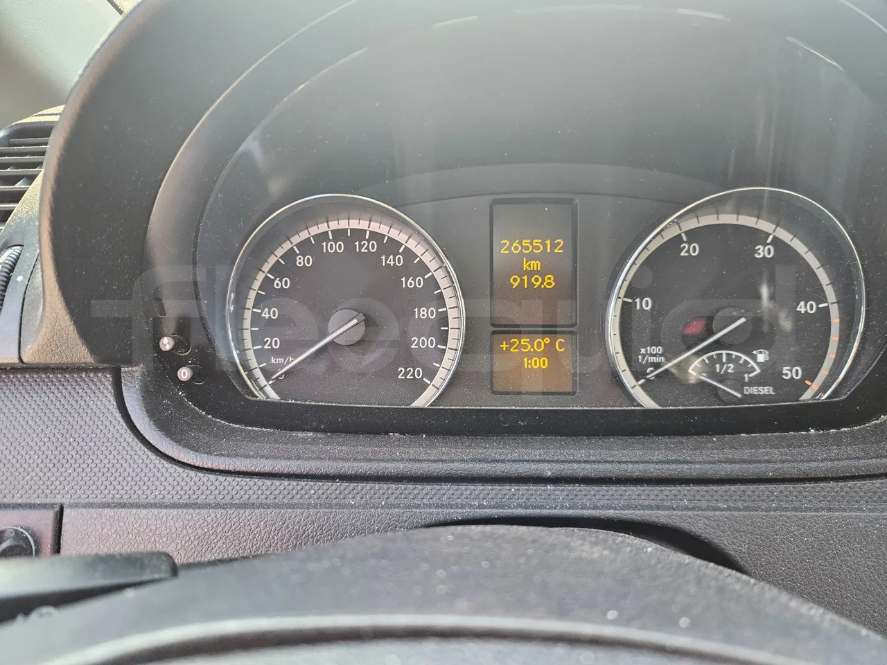 Mercedes-Benz Vito Tourer 116CDI - EUR6 - 120kW - 5.140m - dashboard lights on