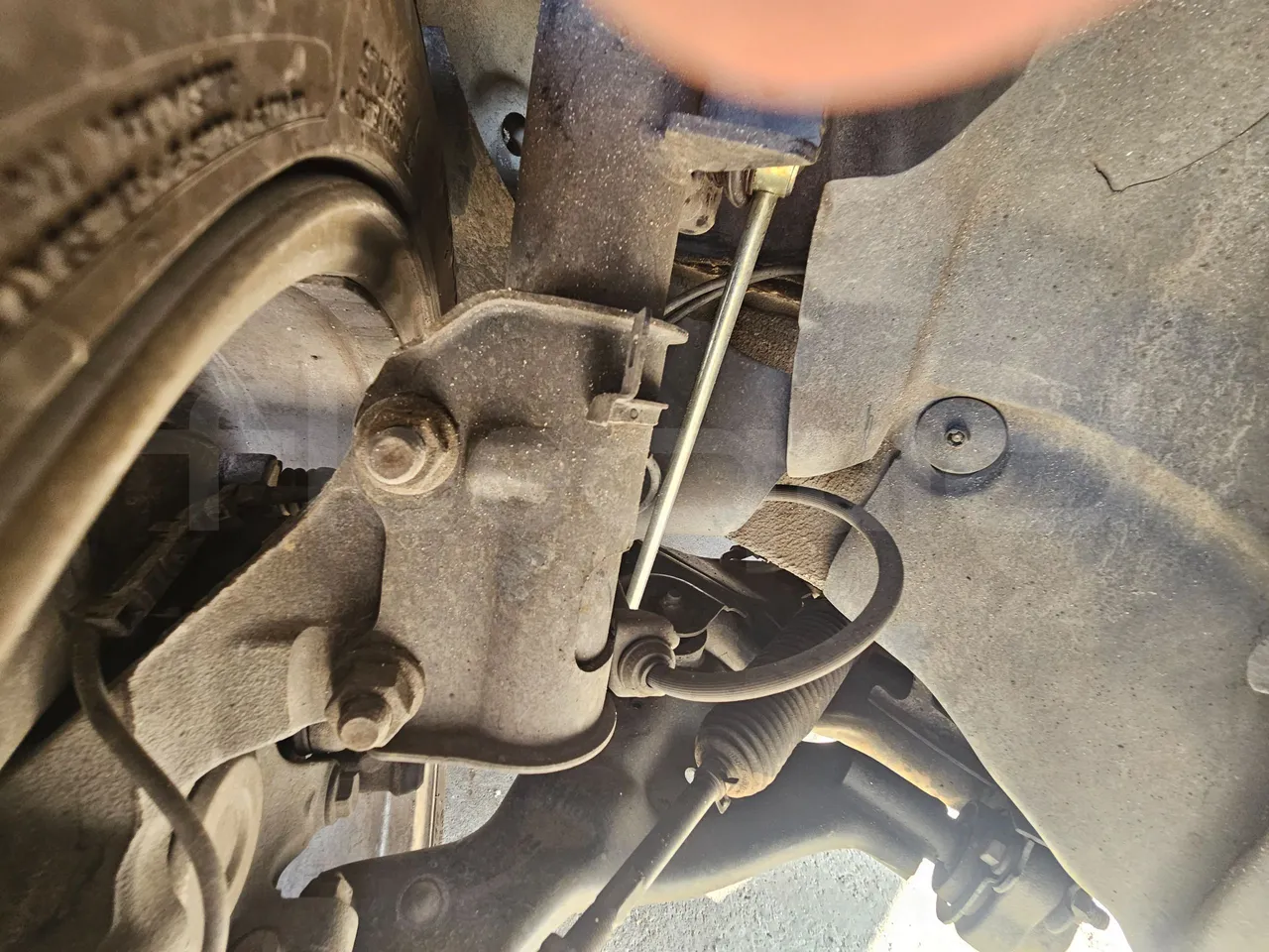 Mercedes-Benz Vito Tourer 116CDI - EUR6 - 120kW - 5.140m - front shock absorbers left