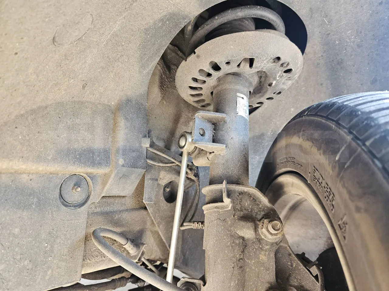 Mercedes-Benz Vito Tourer 116CDI - EUR6 - 120kW - 5.140m - front shock absorbers right