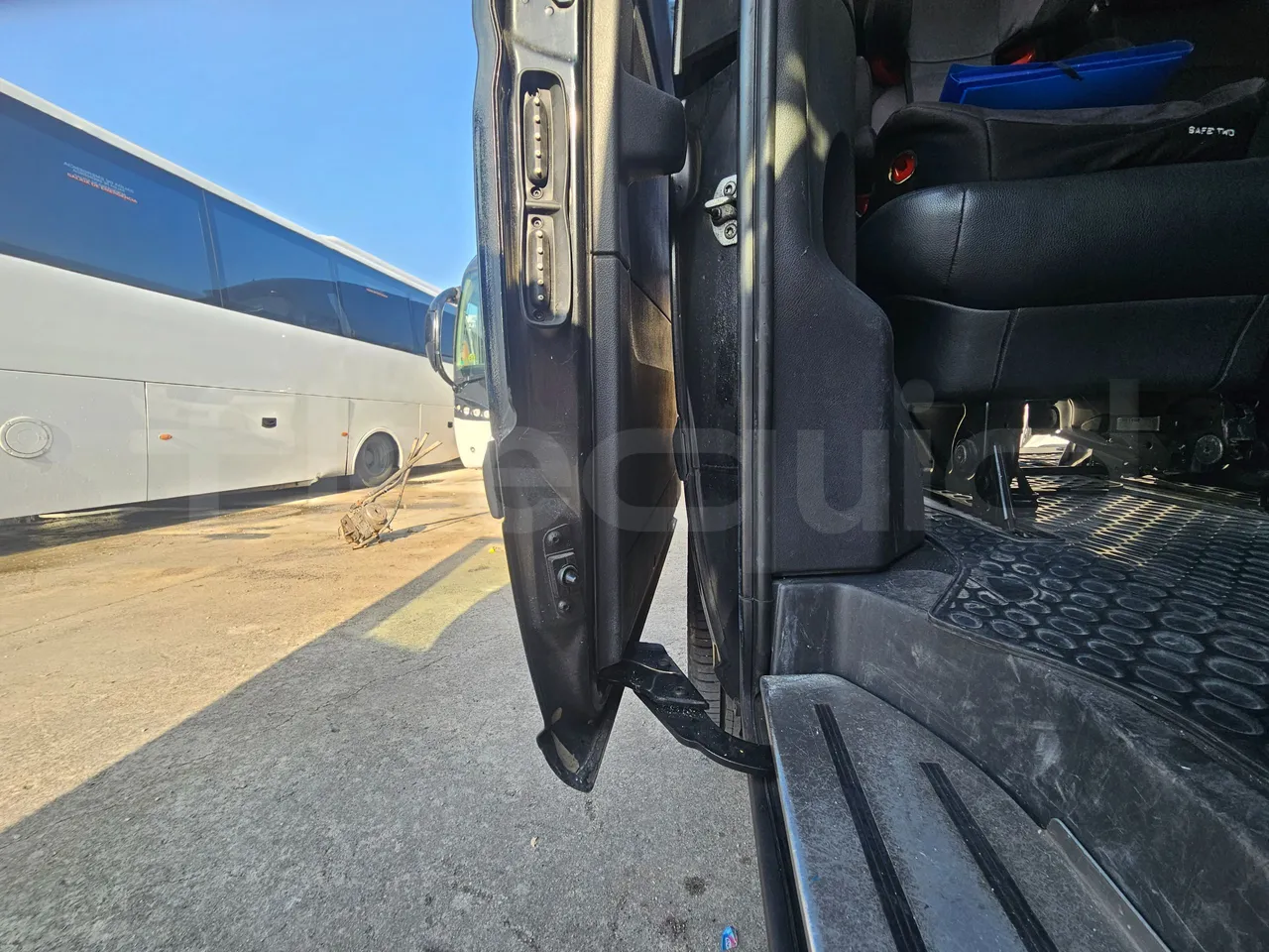 Mercedes-Benz Vito Tourer 116CDI - EUR6 - 120kW - 5.140m - handrails photo