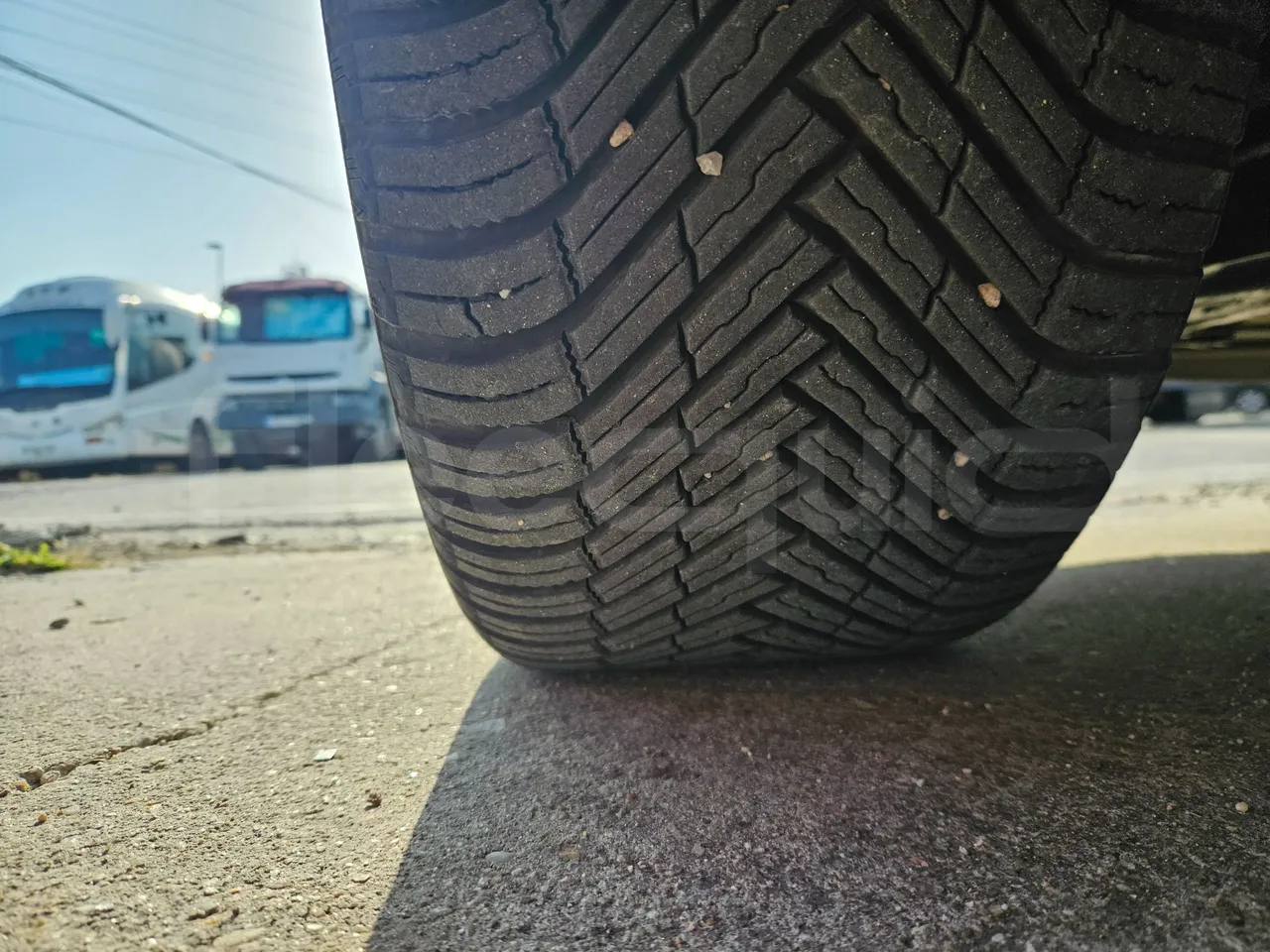 Mercedes-Benz Vito Tourer 116CDI - EUR6 - 120kW - 5.140m - tread condition front tires right