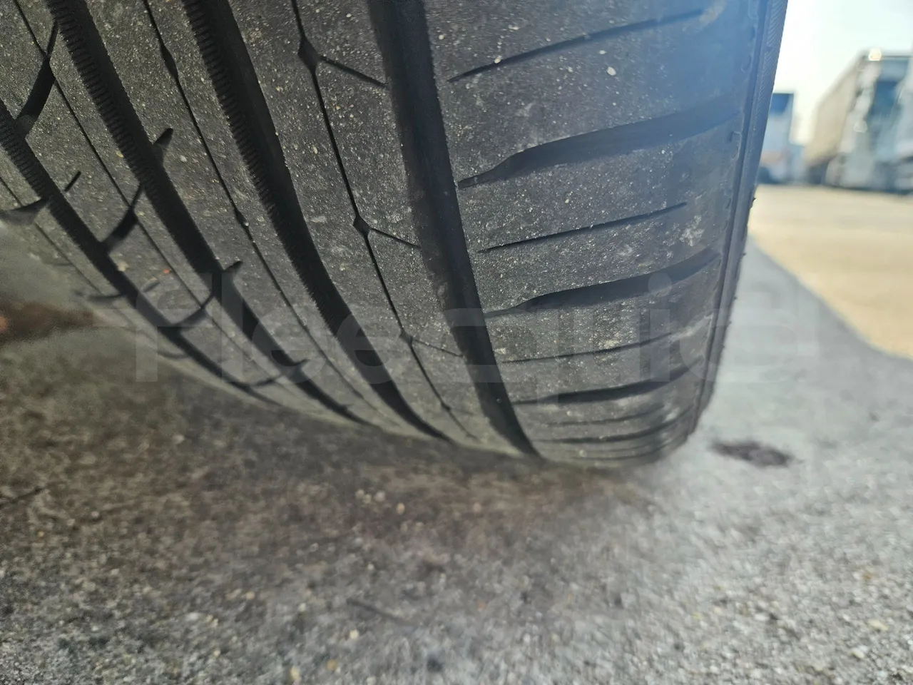 Mercedes-Benz Vito Tourer 116CDI - EUR6 - 120kW - 5.140m - tread condition second axle tires left