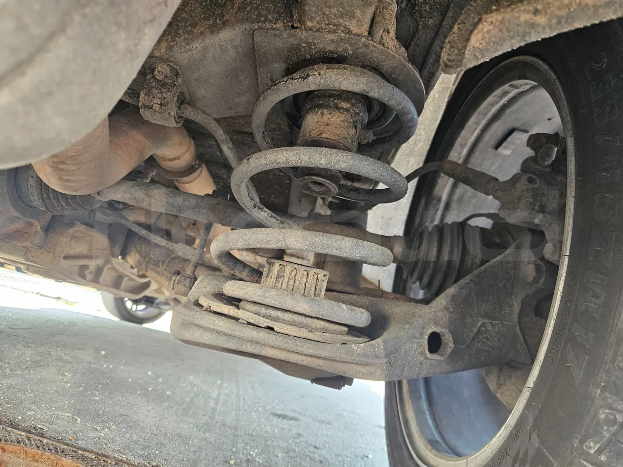 Mercedes-Benz Vito Tourer 116CDI - EUR6 - 120kW - 5.140m - axle 2 shock absorbers 2 left