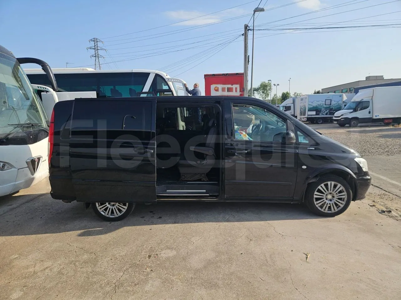 Mercedes-Benz Vito Tourer 116CDI - EUR6 - 120kW - 5.140m - right side doors open