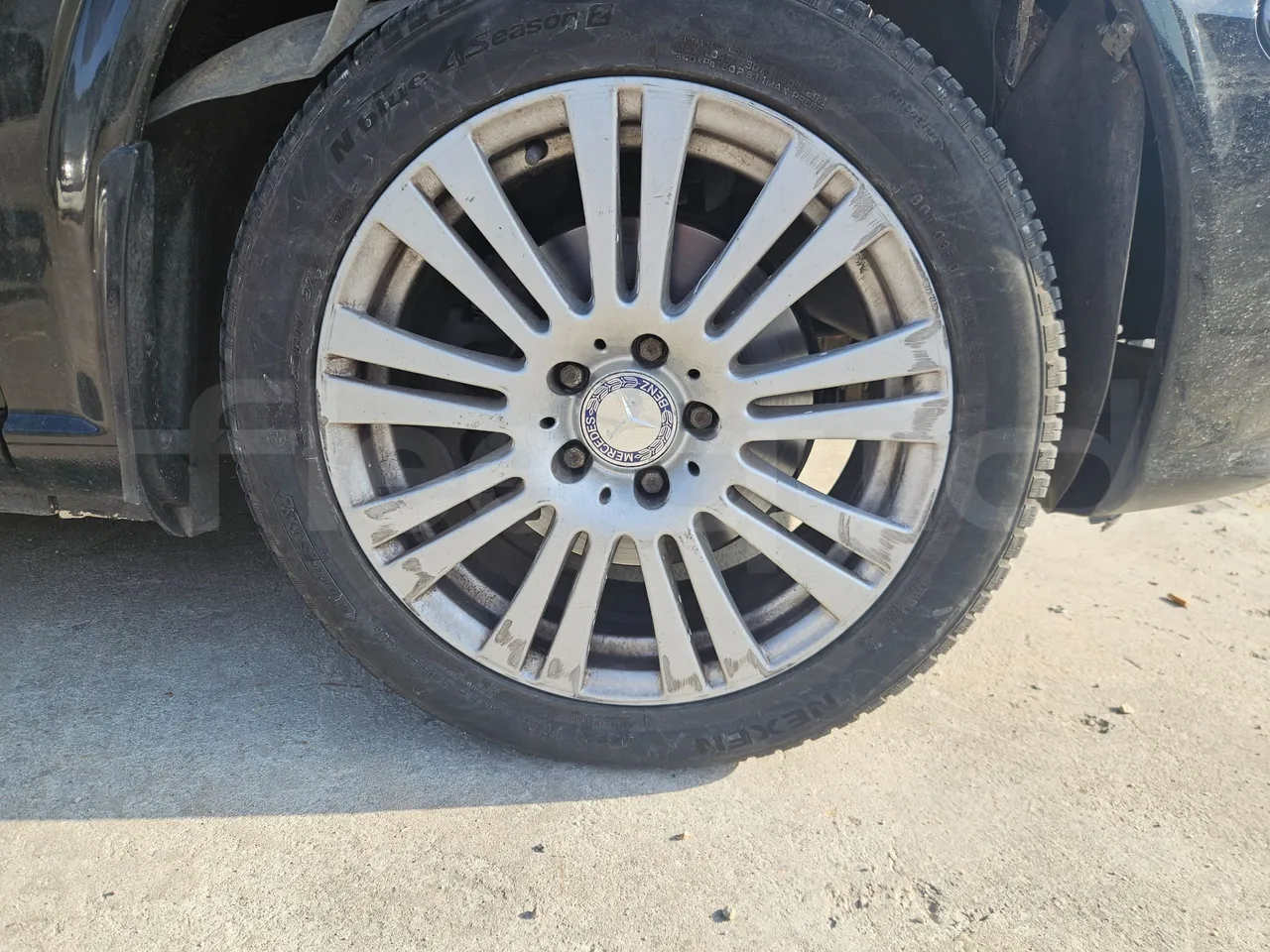 Mercedes-Benz Vito Tourer 116CDI - EUR6 - 120kW - 5.140m - front left tire measurements