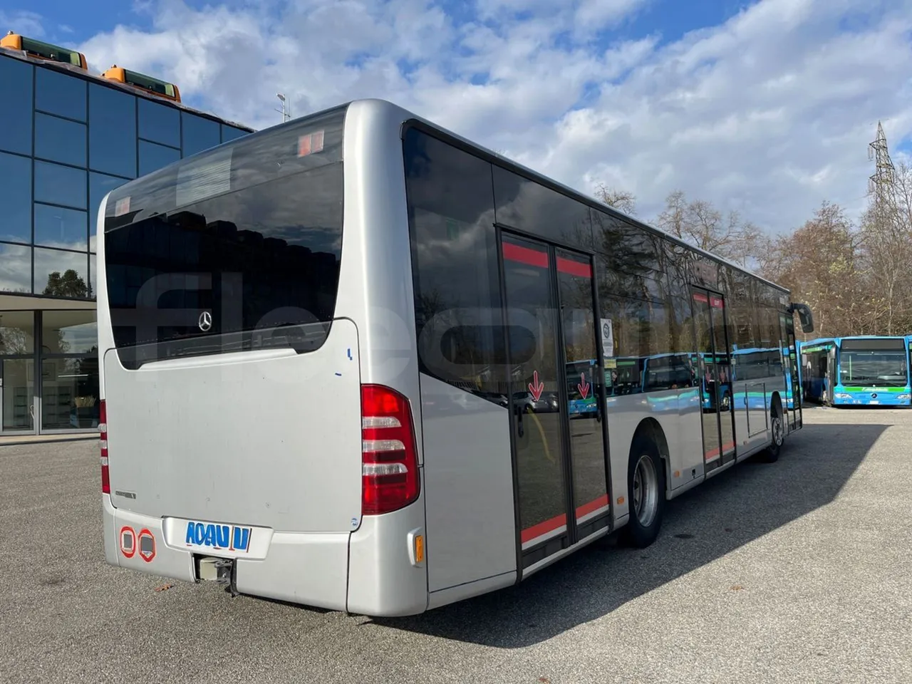 Mercedes-Benz O 530 5303/P - Euro 5 - 210 kW - 11.950 mt - 3/4 right rear doors closed