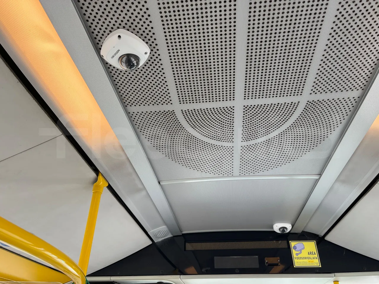 Mercedes-Benz O 530 5303/P - Euro 5 - 210 kW - 11.950 mt - camera accessories photo