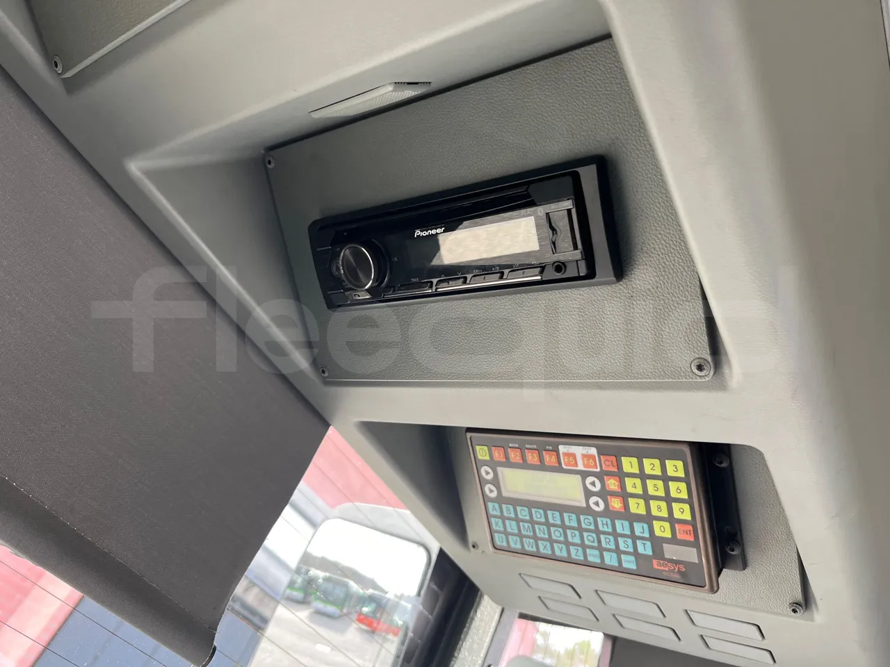 Mercedes-Benz O 530 5303/P - Euro 5 - 210 kW - 11.950 mt - radio accessories photo