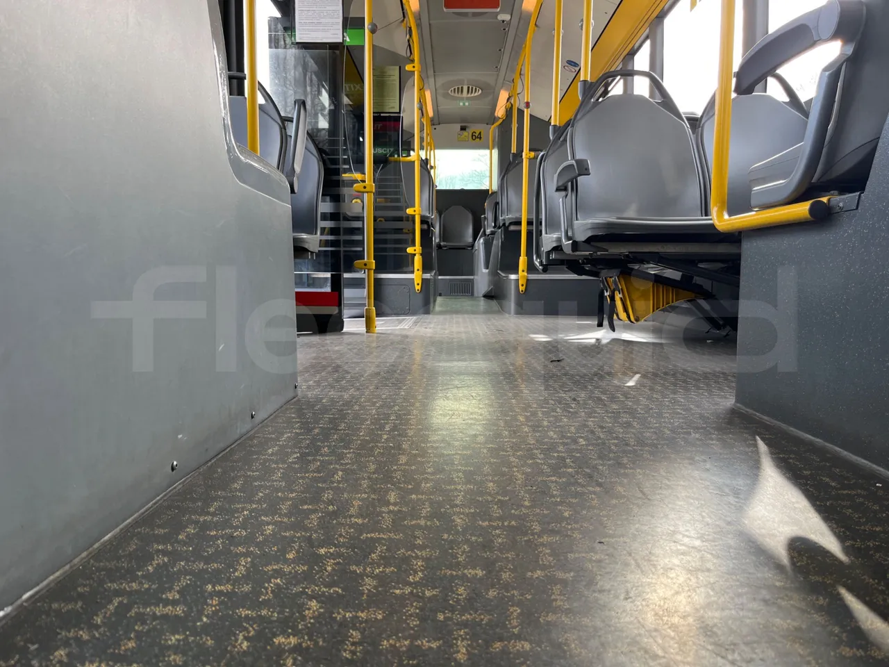 Mercedes-Benz O 530 5303/P - Euro 5 - 210 kW - 11.950 mt - seat brackets photo