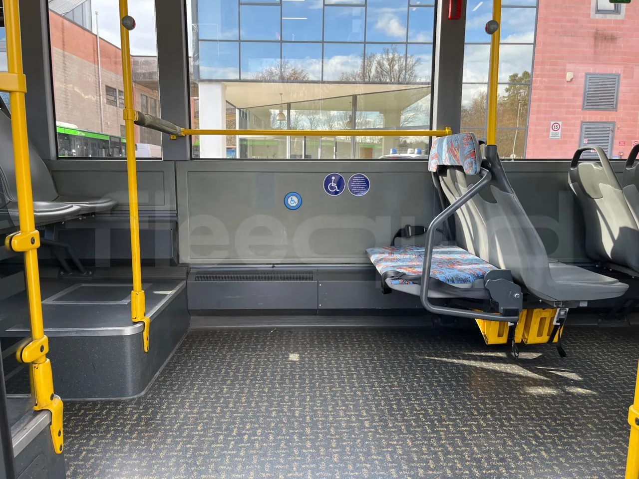 Mercedes-Benz O 530 5303/P - Euro 5 - 210 kW - 11.950 mt - disabled area photo