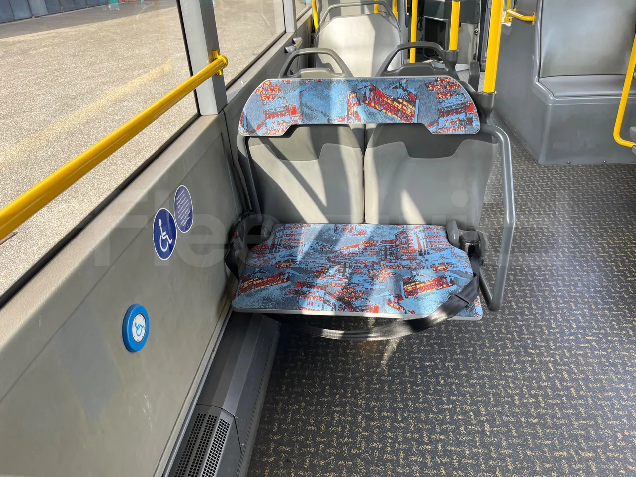 Mercedes-Benz O 530 5303/P - Euro 5 - 210 kW - 11.950 mt - folding seat photo