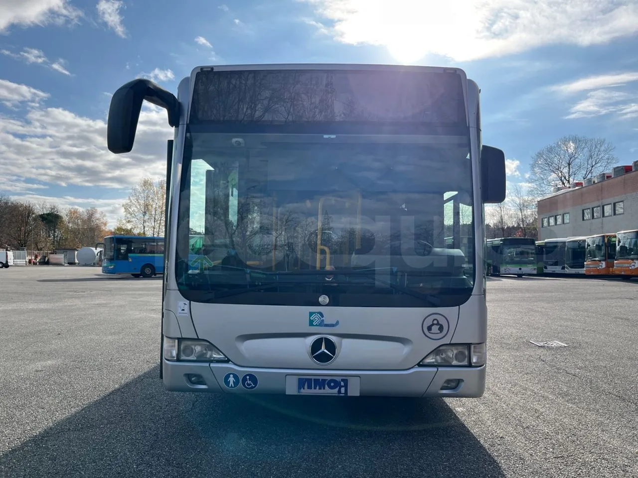 Mercedes-Benz O 530 5303/P - Euro 5 - 210 kW - 11.950 mt - front photo