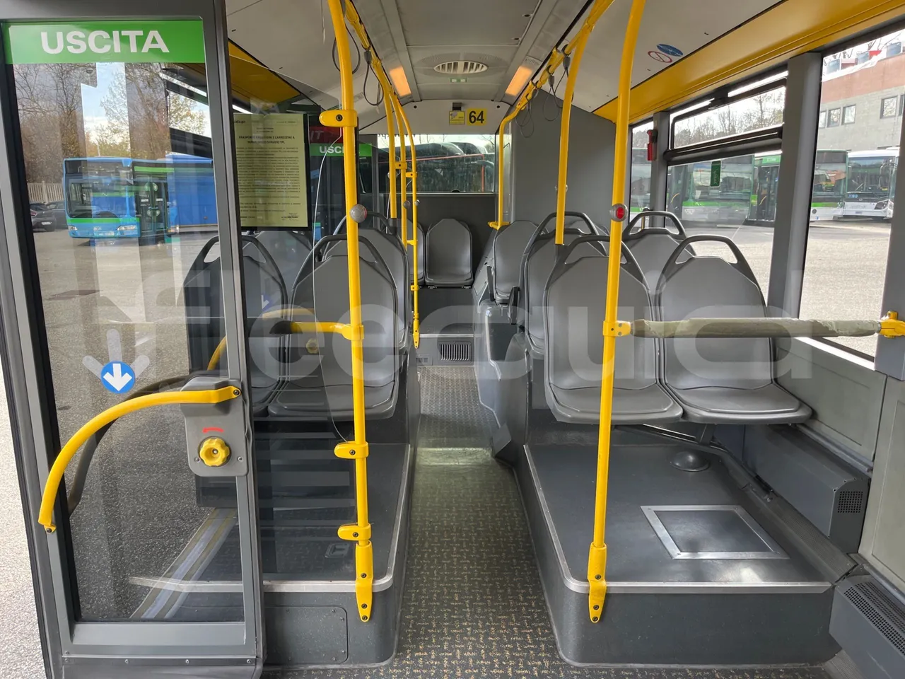 Mercedes-Benz O 530 5303/P - Euro 5 - 210 kW - 11.950 mt - reverse view middle aisle