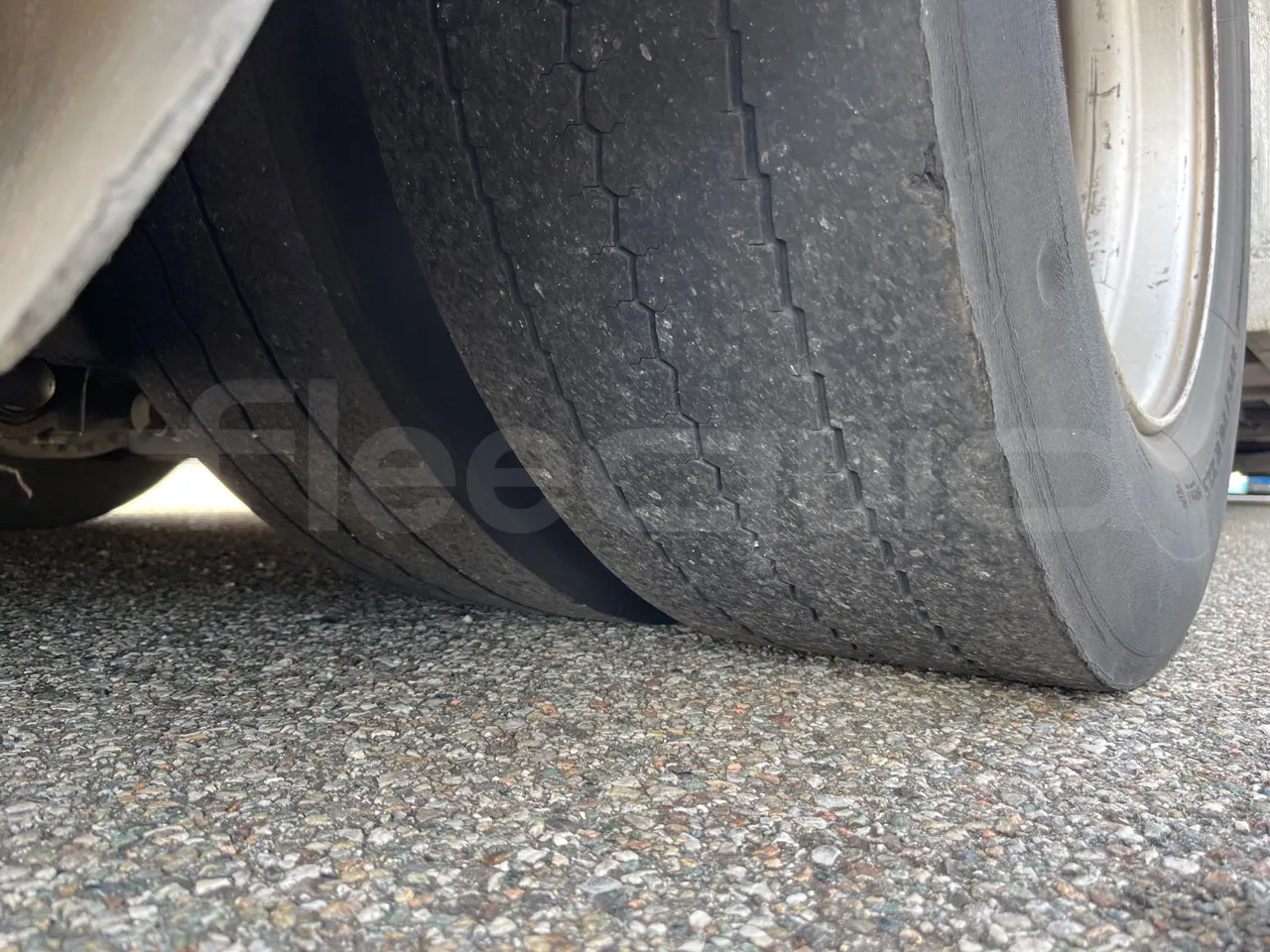 Mercedes-Benz O 530 5303/P - Euro 5 - 210 kW - 11.950 mt - tread condition front tires left