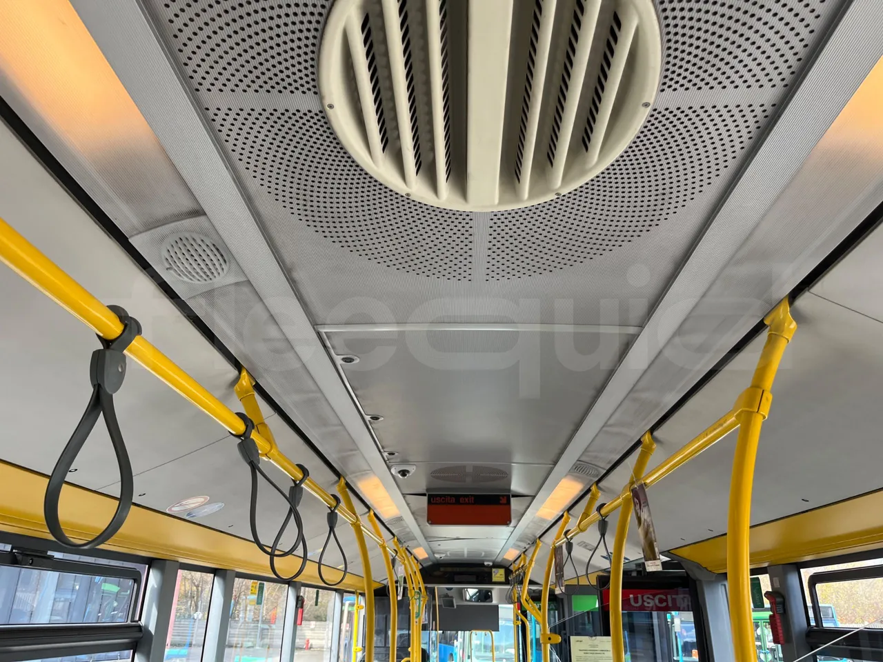 Mercedes-Benz O 530 5303/P - Euro 5 - 210 kW - 11.950 mt - overhead compartments photo