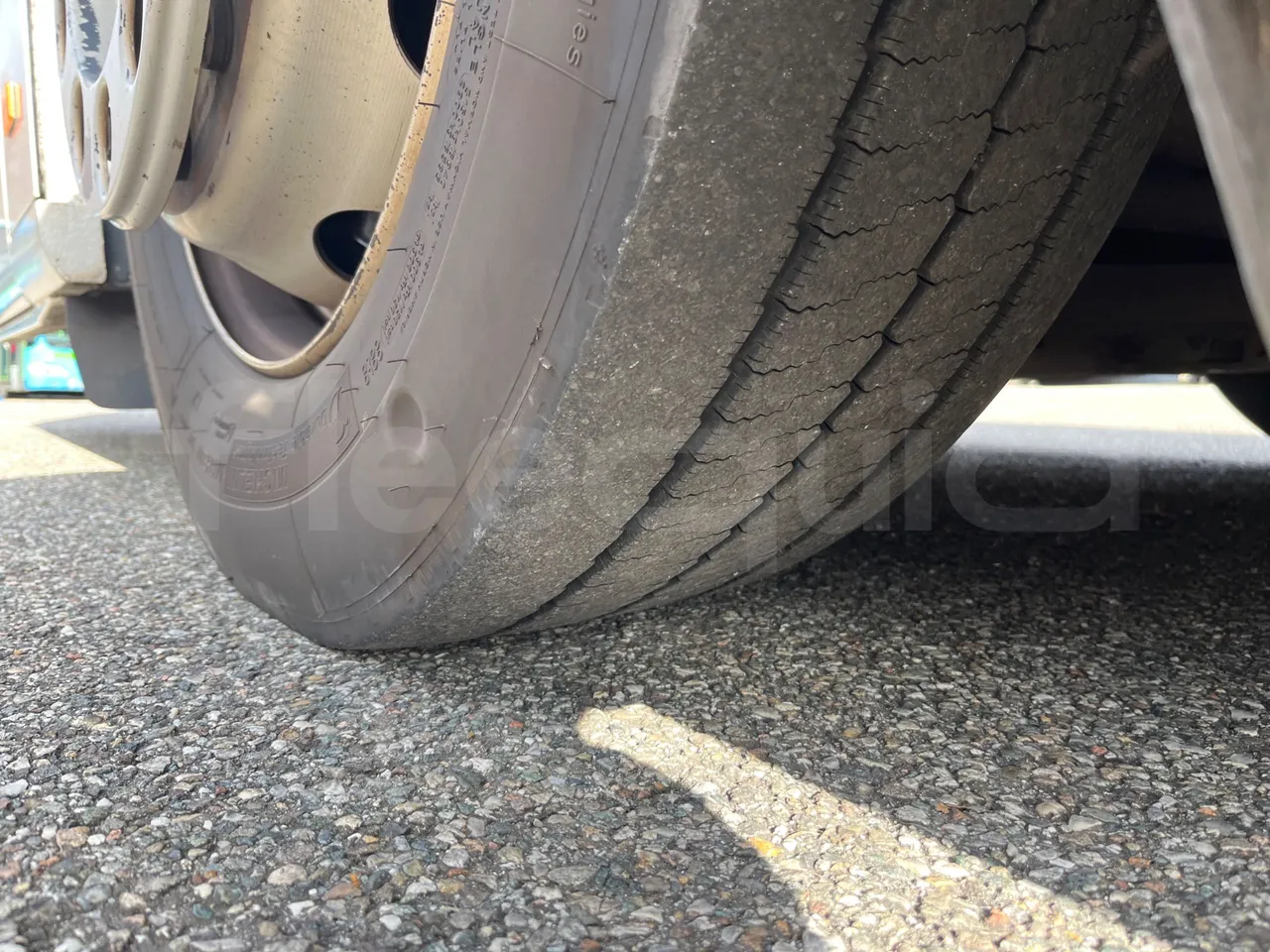 Mercedes-Benz O 530 5303/P - Euro 5 - 210 kW - 11.950 mt - front left tire measurements