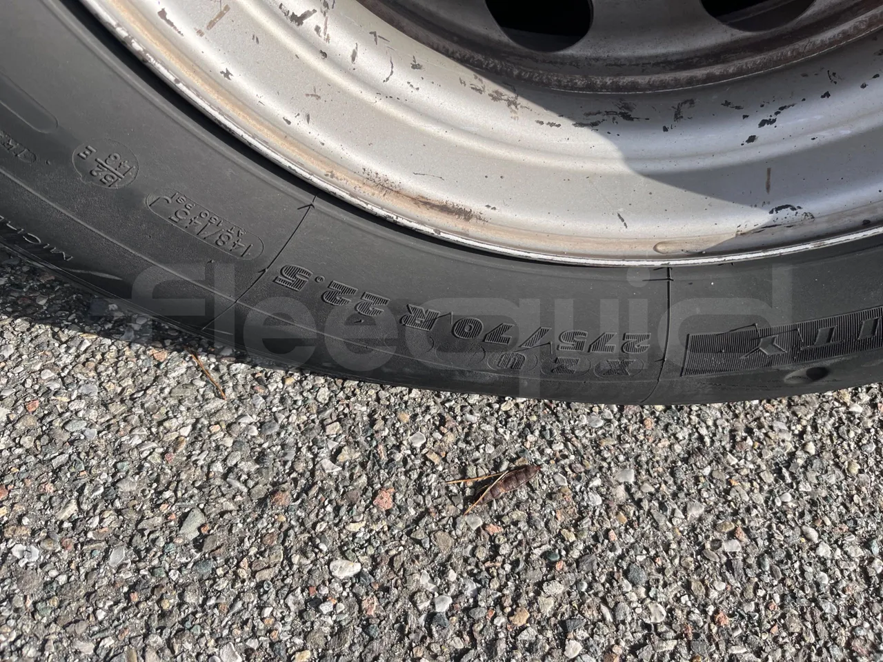 Mercedes-Benz O 530 5303/P - Euro 5 - 210 kW - 11.950 mt - rear left tire photo