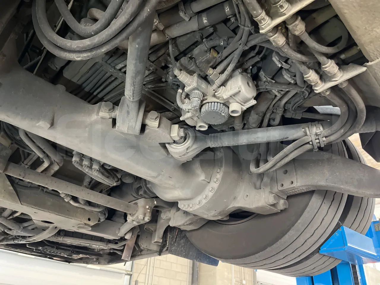 Mercedes-Benz O 530 5303/P - Euro 5 - 210 kW - 11.950 mt - axle 3 left side