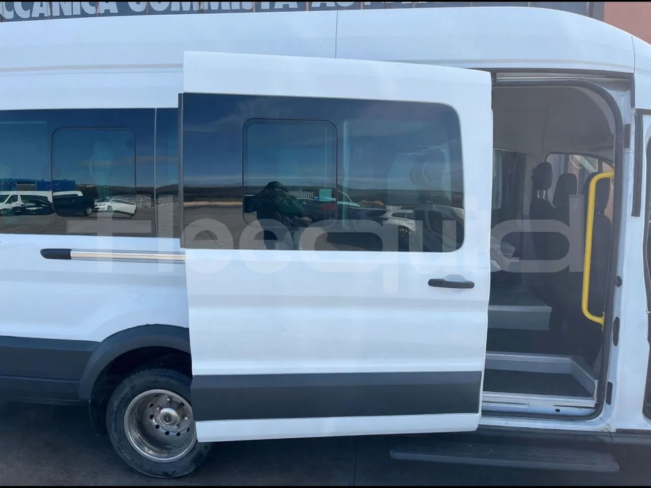 Ford Transit FBD -  Euro6 - 114kW - 6.704mt - front door 2 open