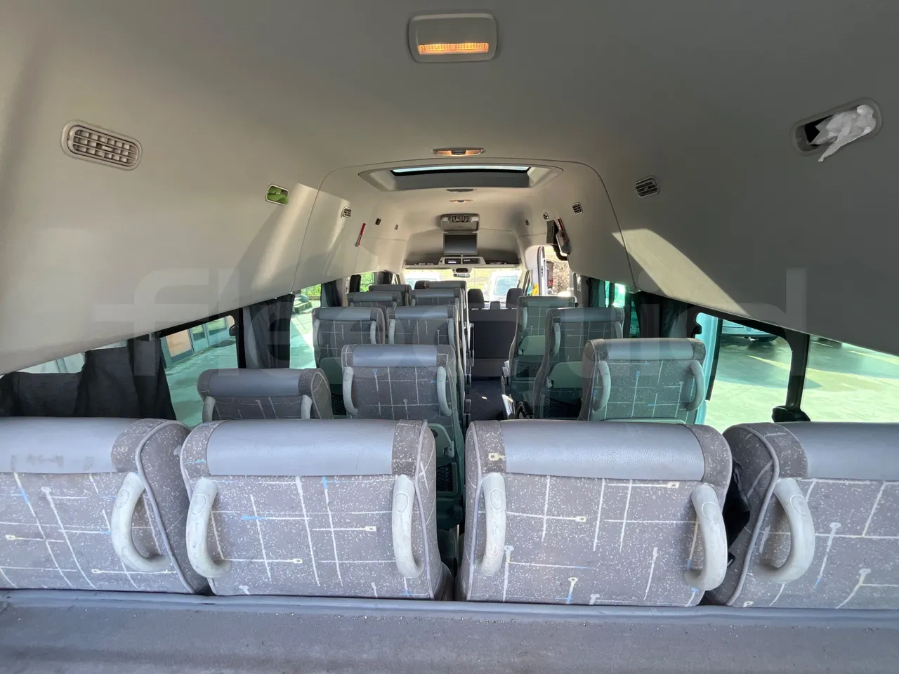 Ford Transit FBD -  Euro6 - 114kW - 6.704mt - forward view middle aisle